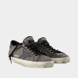 Super Star Sneakers - Golden Goose Deluxe Brand - Leather - Multicolor