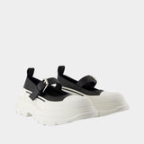 Tread Slick Mary Jane - Alexander McQueen - Leather - Black