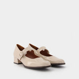 Twiggy Pumps in Beige Patent Leather