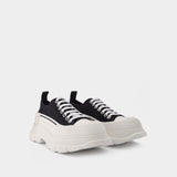 Tread Slick Sneakers - Alexander Mcqueen - Black/White - Canva