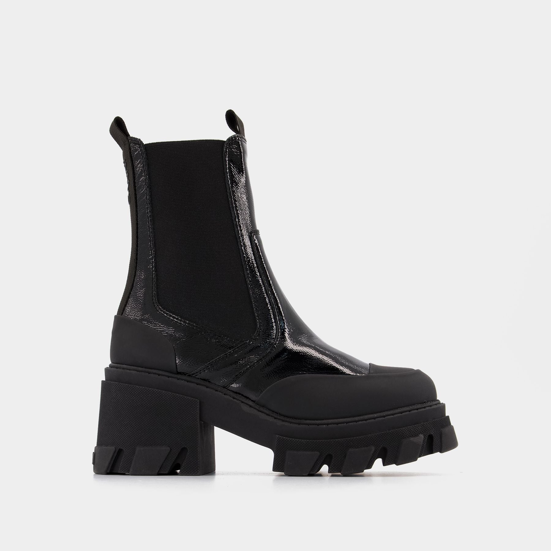 courmayeur chelsea boot for women in black