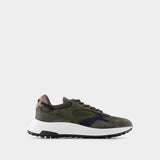 Hyperlight Allacciato Sneakers in Green Suede