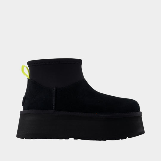 Classic Mini Dipper Ankle Boots - UGG - Leather - Black