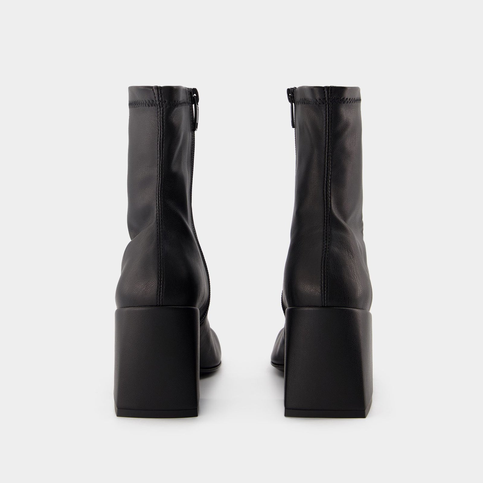 【関税込み】Reedition Ankle Boots - Courreges - Leather - Wh REEDITION VINYL ANKLE BOOTS - courrèges