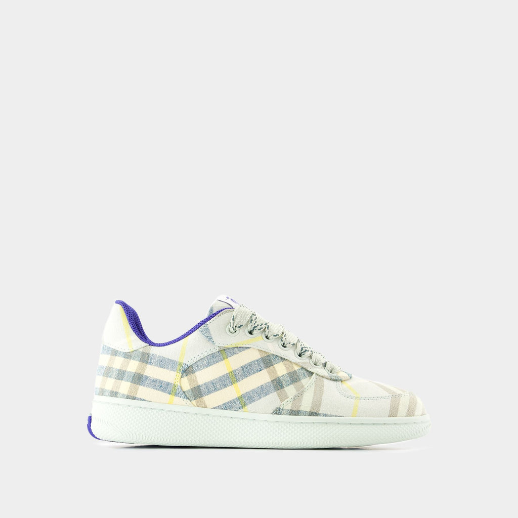 【送料込み】Burberry★CLAREBURY BURBERRY】CLAREBURY CHK チェック柄コート (Burberry/コート