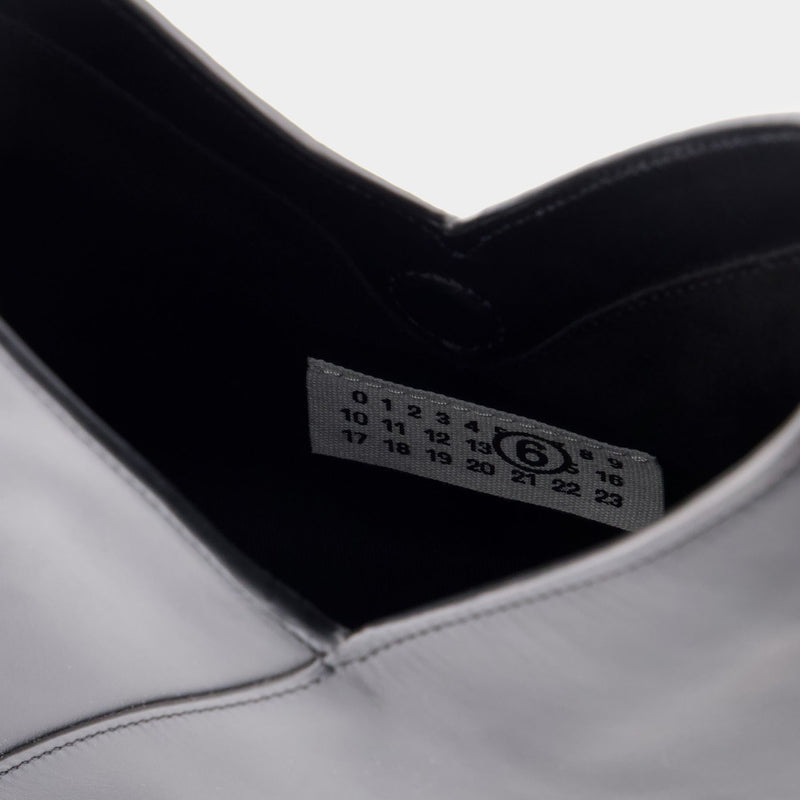 Japanese 6 S Soft Shoulder Bag - MM6 Maison Margiela - Leather - Black