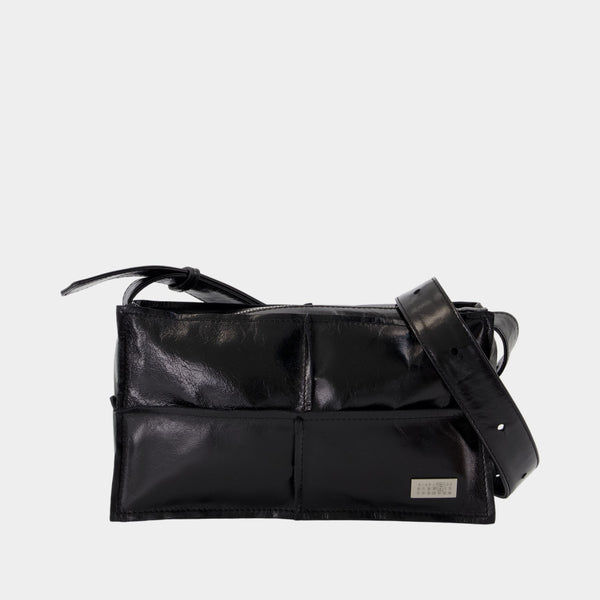 関送込◆Maison Margiela◆ショルダーバッグ MM6 ショルダーバッグ Japanese SB6WD0026 P4313 (MM6 Maison