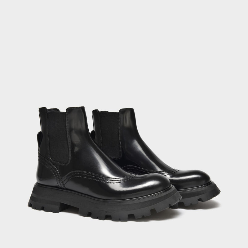 Wander Chelsea Boots in Black Leather