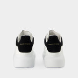 Oversized Sneakers - Alexander Mcqueen - White/Black - Leather