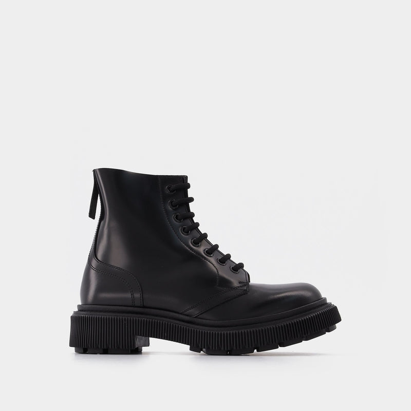 Type 165 Boots in Black Leather