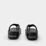 Rise Thong Sandals in Black Canvas