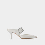 Boxcar pumps in Ivory and Silver Leather