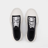 Tread Slick Sneakers - Alexander Mcqueen -  Black/White - Canva