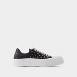 Deck Sneaker With Studs in Black Leather