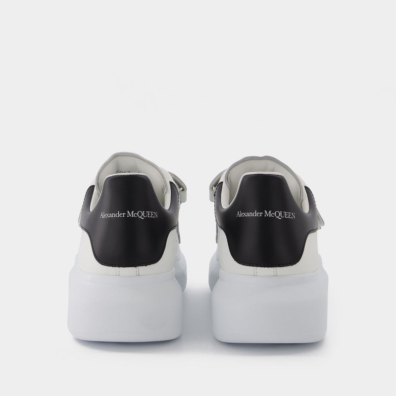 Oversized  Sneakers - Alexander Mcqueen - White/Black - Leather