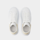 Oversized Sneakers - Alexander McQueen - Leather - White