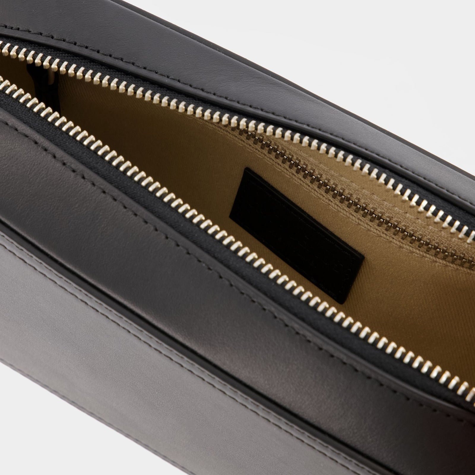 3700943251718_INSIDE_6ce612c03