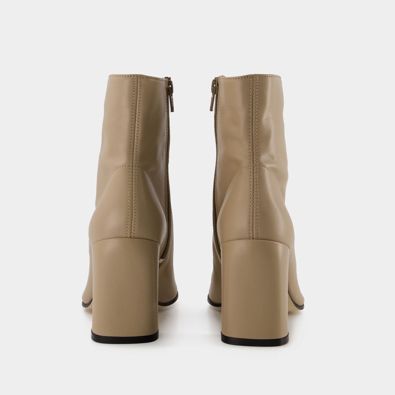 ショートブーツ・ブーティ Vlada Ankle Boots - By Far - Leather - Bear by FAR Vlada Ankle Boots - - Leather - Bear - Shoes - Free