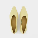 Octavia Flat Shoes - Aeyde - Butter - Leather