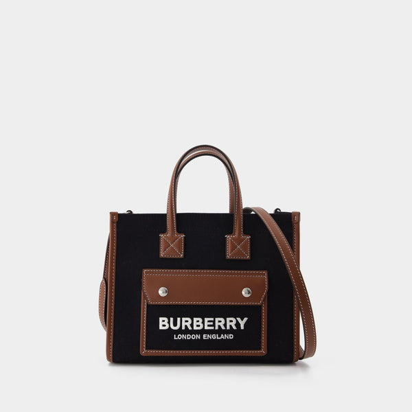 Burberry Logo Print Pocket Tote Bag in Pink