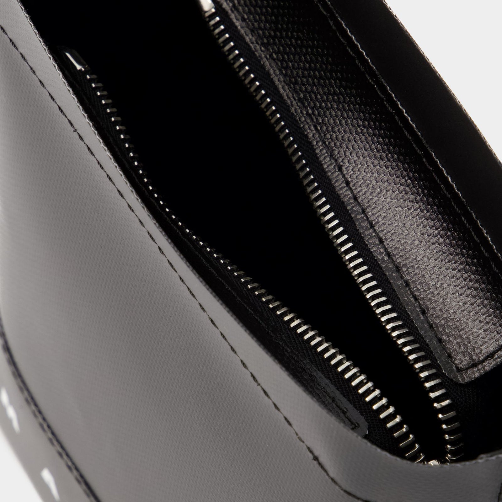 【関税込み】Pelletteria Uomo Shoulder Bag - Marni - Syntheti Pelletteria Uomo Shoulder Bag - Marni - Synthetic - Black