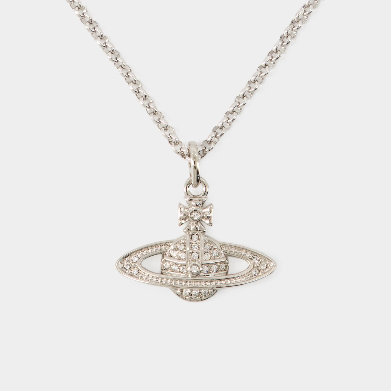 送料込み【VivienneWestwood 】NEIL MINI BAS RELIEF PENDANT Vivienne Westwood Mini Bas Relief Pendant Necklace | Silver