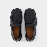 Piercing Loafer in Black Leather