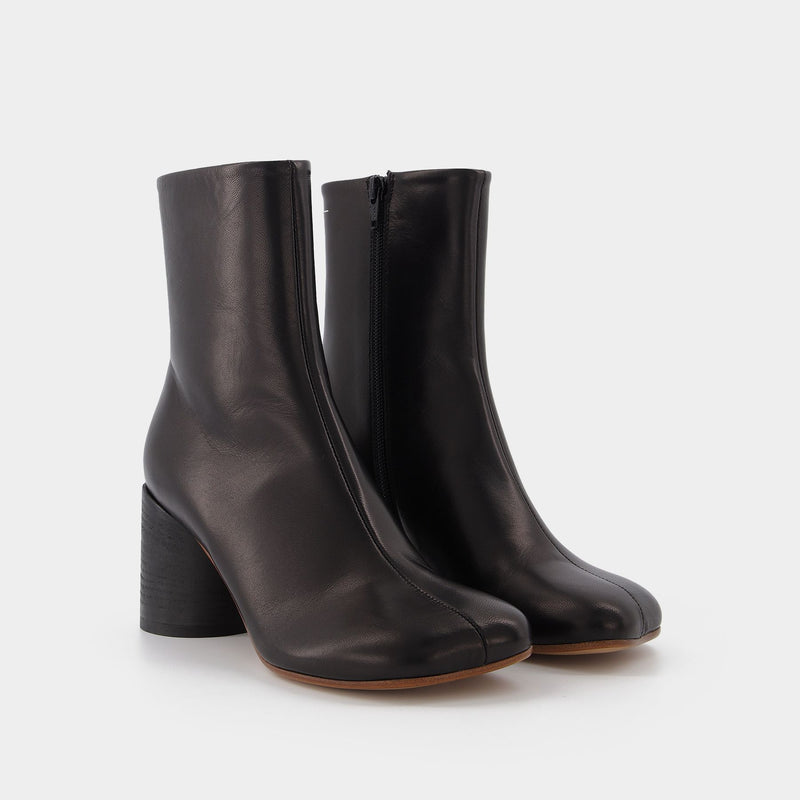 【送料&関税込】MM6 Maison Margiela Leather Ankle Boots MM6 Maison Margiela stitch-out Leather Ankle Boots | Black