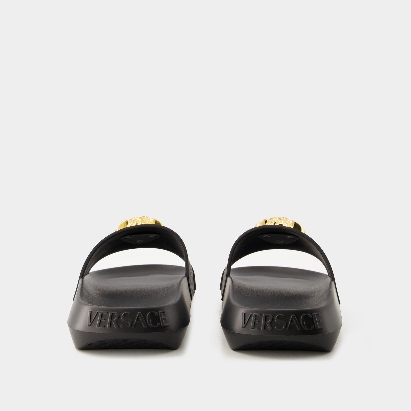 【Versace】RUBBER SLIDES◆10187891A10983 Versace Barocco Rubber Slides | Black | FARFETCH