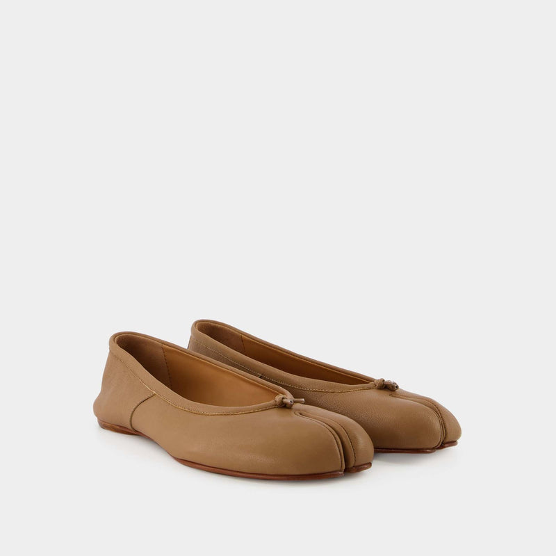 tabi flat shoes