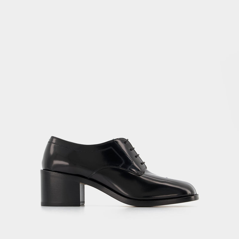 Lace-Up Derbies in Black Leather