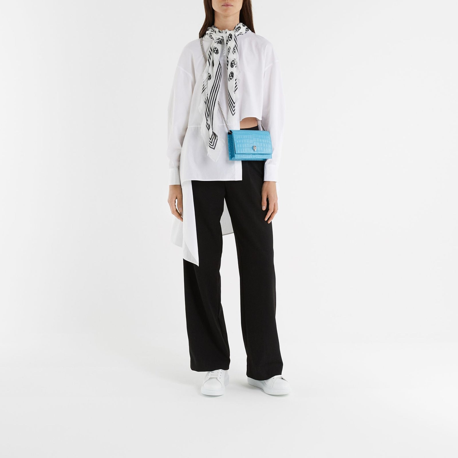 【送料&関税込】Alexander McQueen Powder Blue Leather Small Alexander McQueen Women's Oversized White and Sky Blue