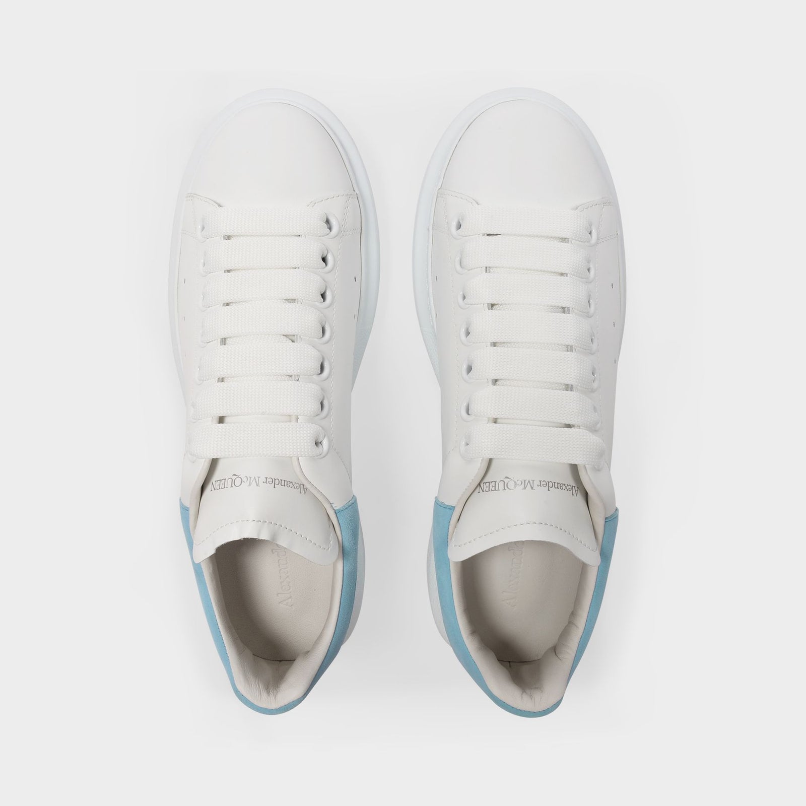 【送料&関税込】Alexander McQueen Powder Blue Leather Small Oversized Sneakers - Alexander Mcqueen - White/Powder Blue