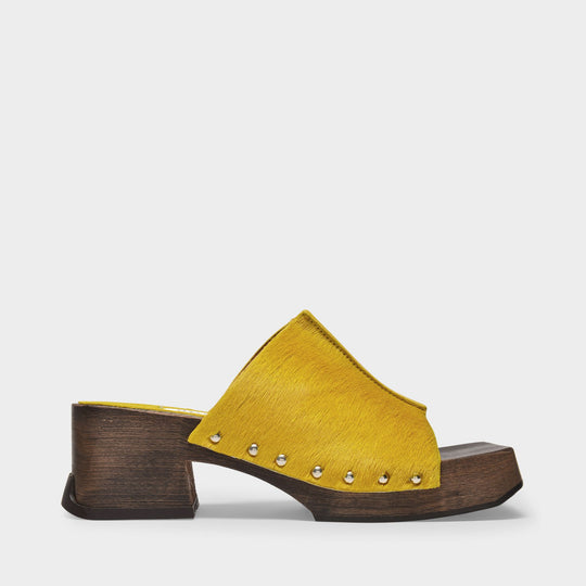 Hannah Clogs in Yellow Leather