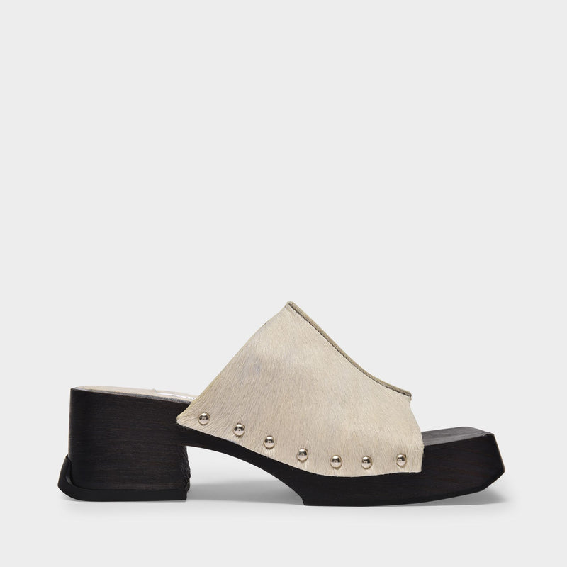 Hannah Clogs in Beige Leather