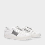 Sneakers in White and Silver Leather