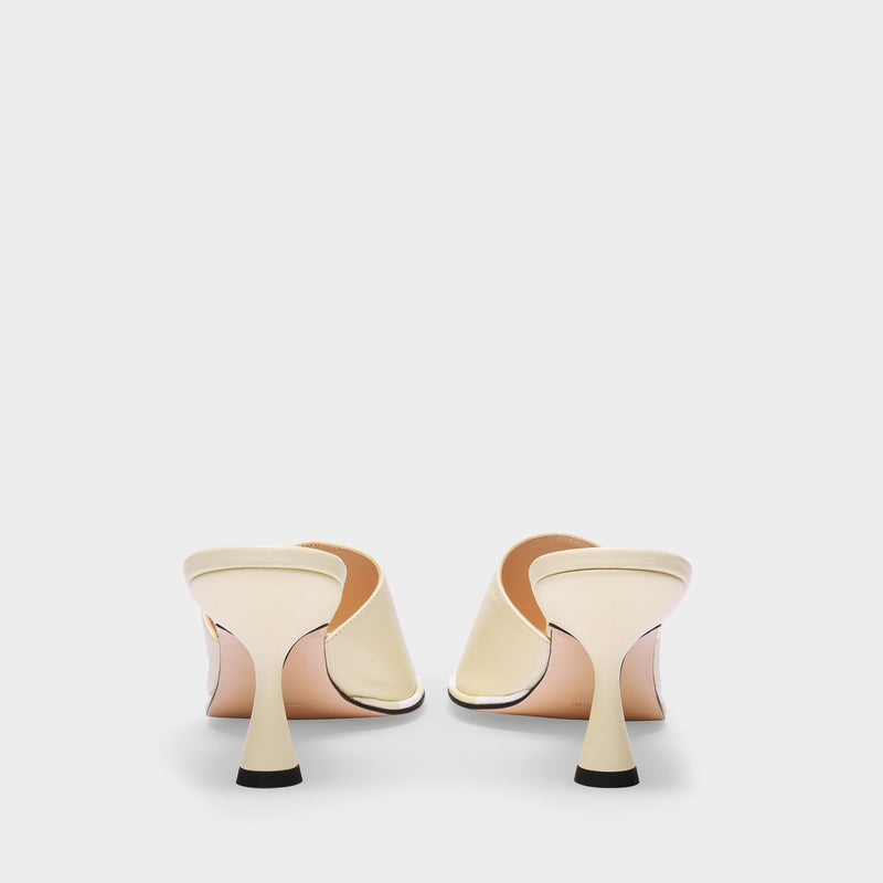 Agnes Slides in Beige Leather