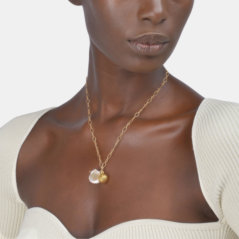 The Moon Fever Necklace in Gold Plated Bronze and Freshawater Pearl