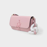 Chain Baguette Anchor Bag in Pink Leather
